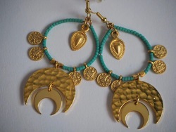 Gold Cleo Earrings  aquamarine og gull - Isle&Tribe