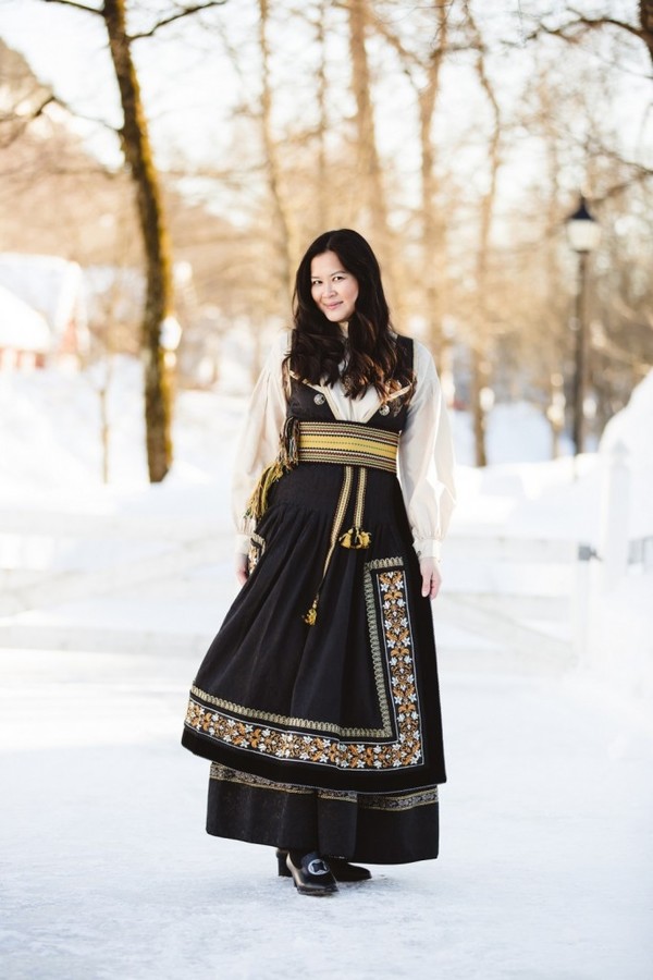 PASCAL FESTDRAKT SVART/GYLDEN