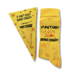 Sokker i gavepakning 1pk It Ain't Easy Being Cheesy Gul - Urban Eccentric