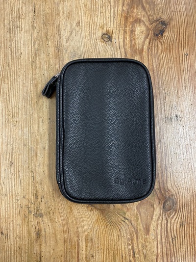 STRIKKEPINNEVESKE STOR  BY ALMA Sort  - BY ALMA