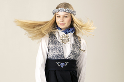 Maxemilia Maya festdrakt 