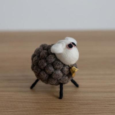 Ullfilt Sauen Den Jordnære H7,5cm  beige - UND Signature 