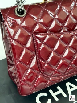 Chanel Reissue 2.55 Medium