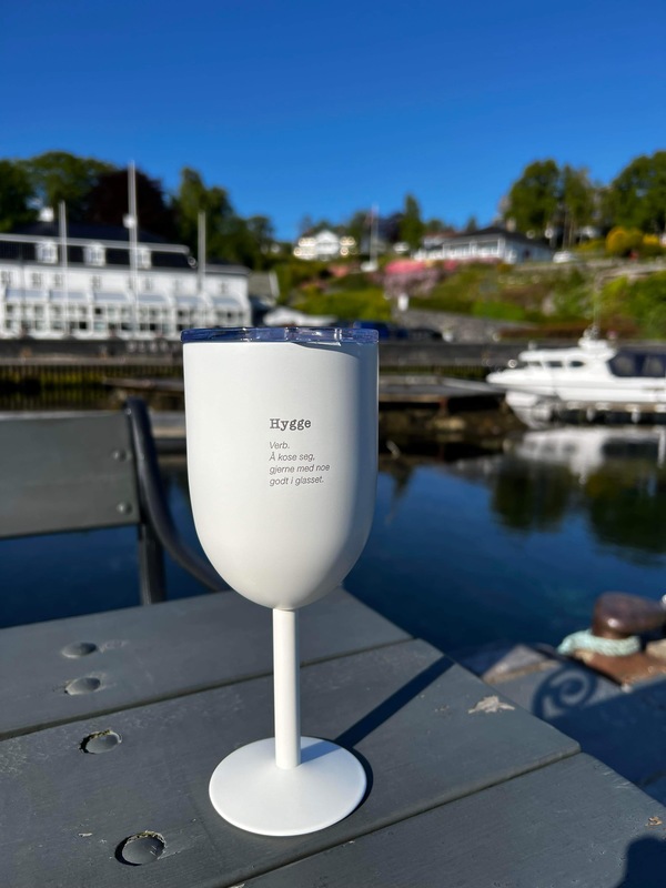 HYGGE - HVIT TERMOGLASS M/STETT