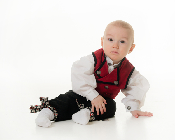 Salto festdrakt baby gutt