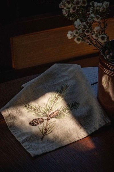 Moments in Nature - Kjøkkenhåndkle Furu - UND Signature 