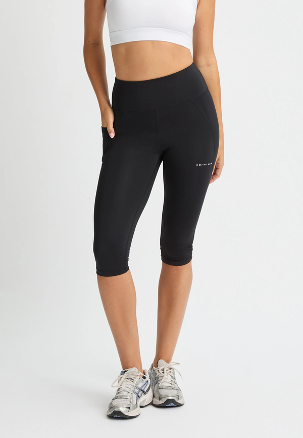 Røhnisch Flattering High Waist Capri Tights