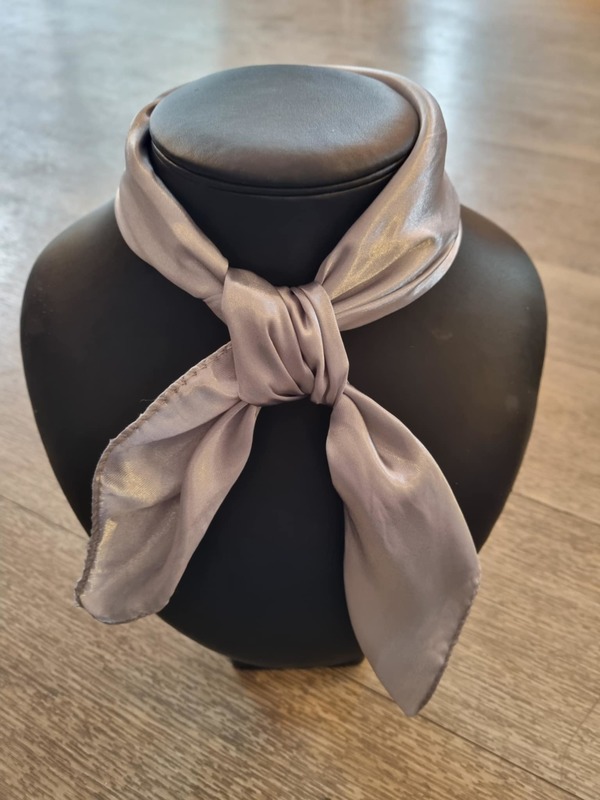 Silke skjerf ensfarget