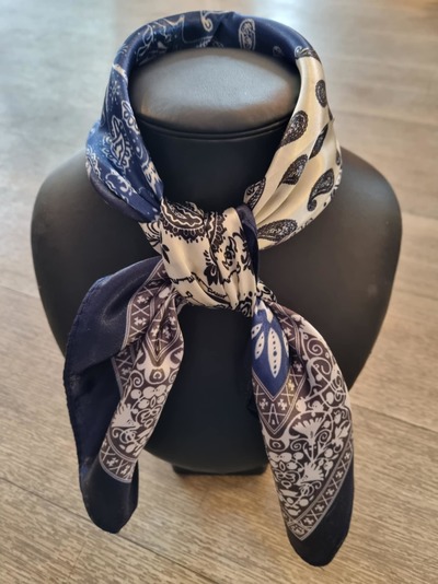 Silke skjerf mønstret Nr 6 - Guttogpike