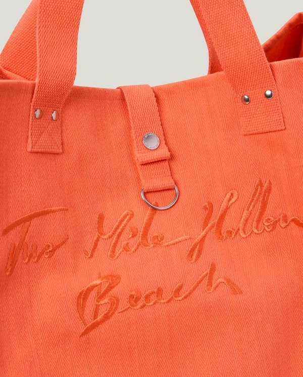 Strandveske med fiskebein, korall