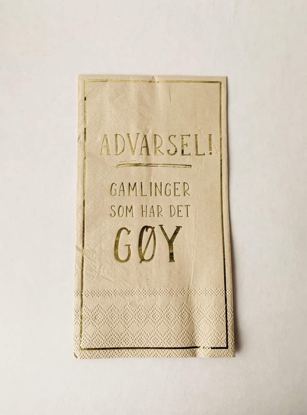 Serviett 33x40cm "Advarsel! Gamlinger" 20stk