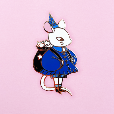 Dee the StarMouse - Pin Blå - NorthernSpells