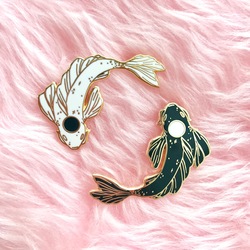 YinYang Koi pins sort hvitt - NorthernSpells