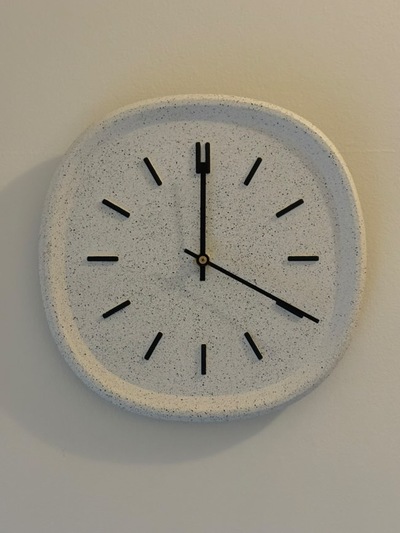 Håndlaget Veggklokke - GRÅ GRANITT Grå Granitt - Ramò Studio