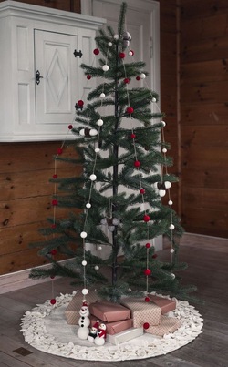 Ullfilt Teppe m/Dekor ca 110cm - Snø Snø - UND Seasonal 