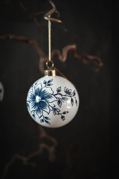 Glasskule Hvit m/Blå Blomster ikke relevant - UND Seasonal 