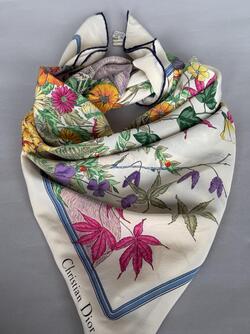 Dior Silkeskjerf