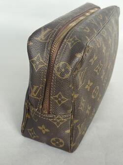 Louis Vuitton Toiletry 28