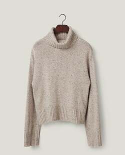 Strikket genser i ullblanding med rullekrage