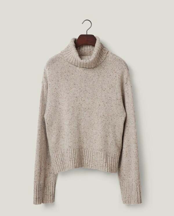 Strikket genser i ullblanding med rullekrage