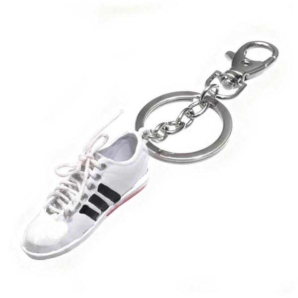 NØKKELRING/BAG CHARM FOTBALLSKO