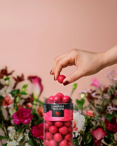 Strawberries & Cream 270g - Lakrids by Johan Bülow