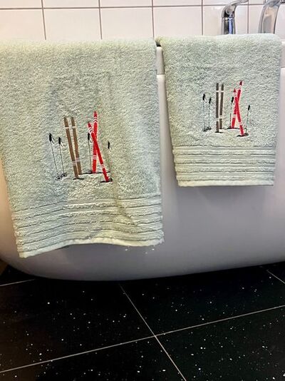 Håndkle med skimotiv Vintage  grønn - Hyttestil