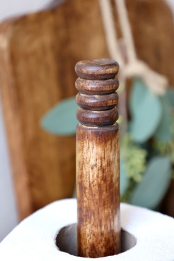 Tours Kjøkkenrullholder m/mønster Brun - Chic Antique