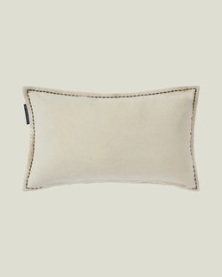 Lexington Logo Pute i Økologisk Bomullsfløyel - 50x30cm Lys Beige/Oliven - Lexington