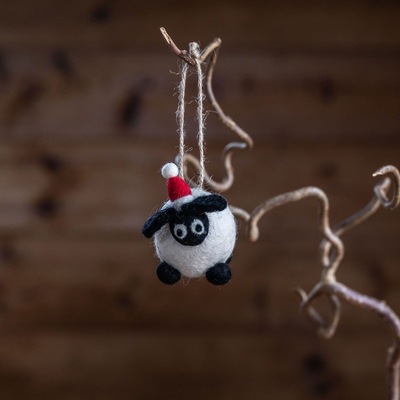 Ullfilt Julelam Sort  - UND Seasonal 