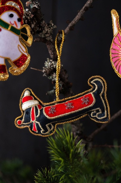 UND Håndlaget Ornament  Nissehund - UND Seasonal 