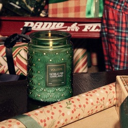 Voluspa Duftlys - Noble Fir Garland 510g, 100t ikke relevant - Voluspa