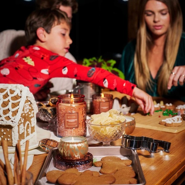 Voluspa Duftlys - Gingerbread Chalet 510g, 100t