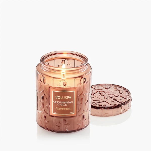 Voluspa Duftlys - Gingerbread Chalet 156g, 50t