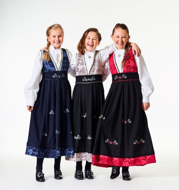 Pascal festdrakt / bunad rød