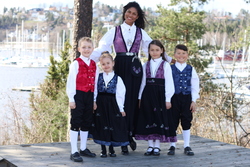 Lilla Pascal Festdrakt til dame